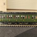 Voiture SNCF 3 essieux ex DRG B6t n°3427. Epoque III. Marque ROCO, Référence 64285 .