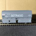 Wagon SNCF, trémie SOTRASID, type MKH ,56, n° SVwf 537490, époque III. Marque REE modèles, référence WB 021.