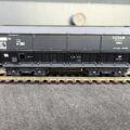 Deux wagons SNCF, trémie minéralier à bogies type DMH, époque III. Marque LS models, référence Set 31108.