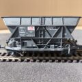 Wagon trémie EDF à 2 essieux SNCF, ARBEL n° SVw 521004. Patiné, époque III. Marque ELECTROTREN, référence 0909 .