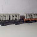 Réunion de 2 wagons plats avec containers
