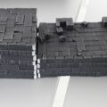 2 Articles ARTITEC pour décor dans un dépôt: tas de Briquettes complet et entamé