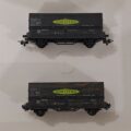 Lot de deux wagons trémies à charbon « SIMOTRA» gris anthracite, à 2 essieux à roues à rayons, ép. III, HORNBY AcHO