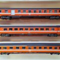 Lot de 3 voitures Corail en livrée C1, époque IV, de marque MOUGEL