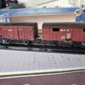 2 wagons couvert 20T PLM WB-263 & WB-696 mélangés REE Modèles