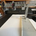 Potence sur base Jouef avec 3 signaux fonctionnels 1 carré et 2 carrés avec avertissement et ralentissement et oeilleton fonctionnel