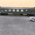 Voiture SNCF, OCEM rivets apparents A3 B5 n° 3469. Epoque III. Marque REE modèles, référence VB 281 .